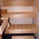 Northern Sauna With Heated Garage Huoneisto