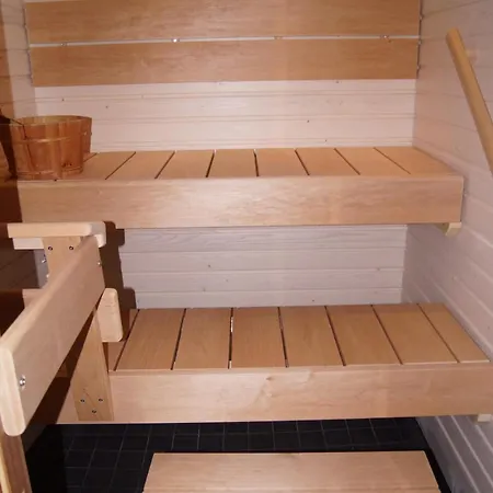 Northern Sauna With Heated Garage شقة