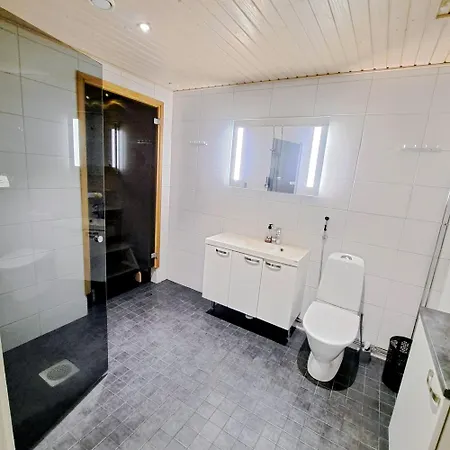 Northern Sauna With Heated Garage شقة