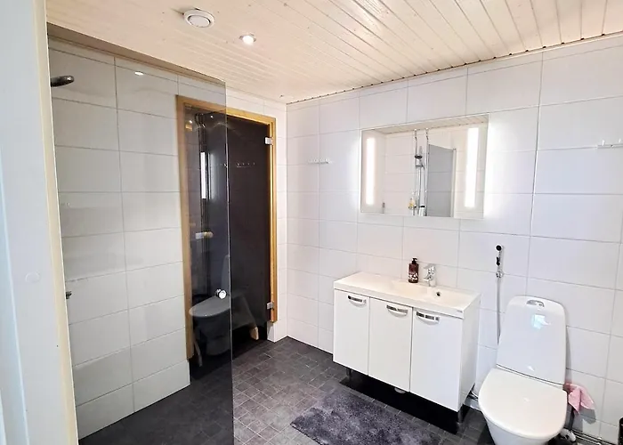 Northern Sauna With Heated Garage דירה *