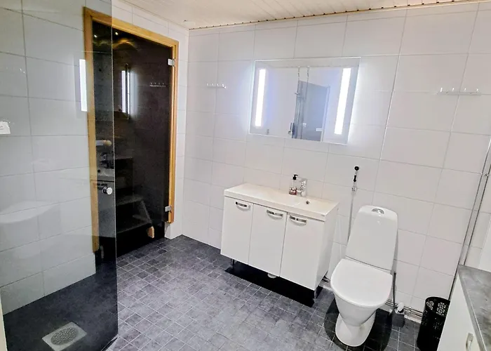 Northern Sauna With Heated Garage Apartamento